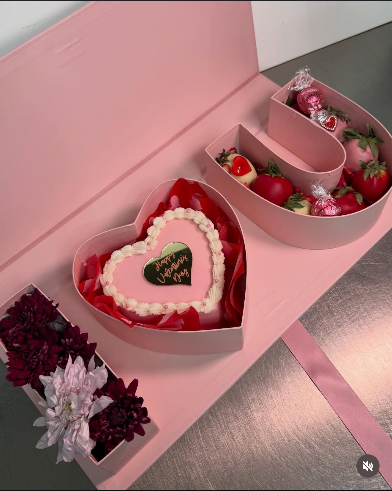 Valentine's heart cake gift box with strawberries and flowers — Desi Cakes & Shakes Oldham